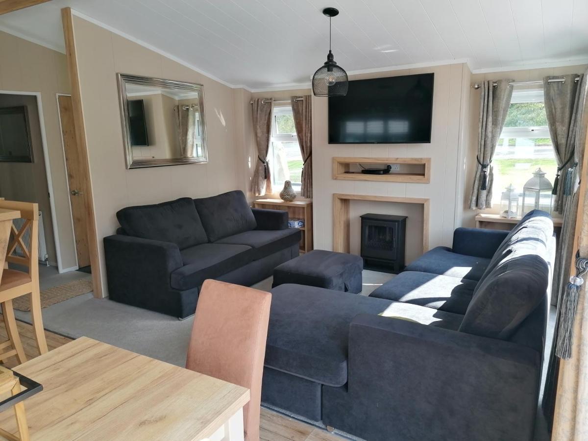 Luxury Lodge On Edge Of New Forest And 800M From Sea Entertainment And Leisure Passes Included Milford on Sea Exterior foto