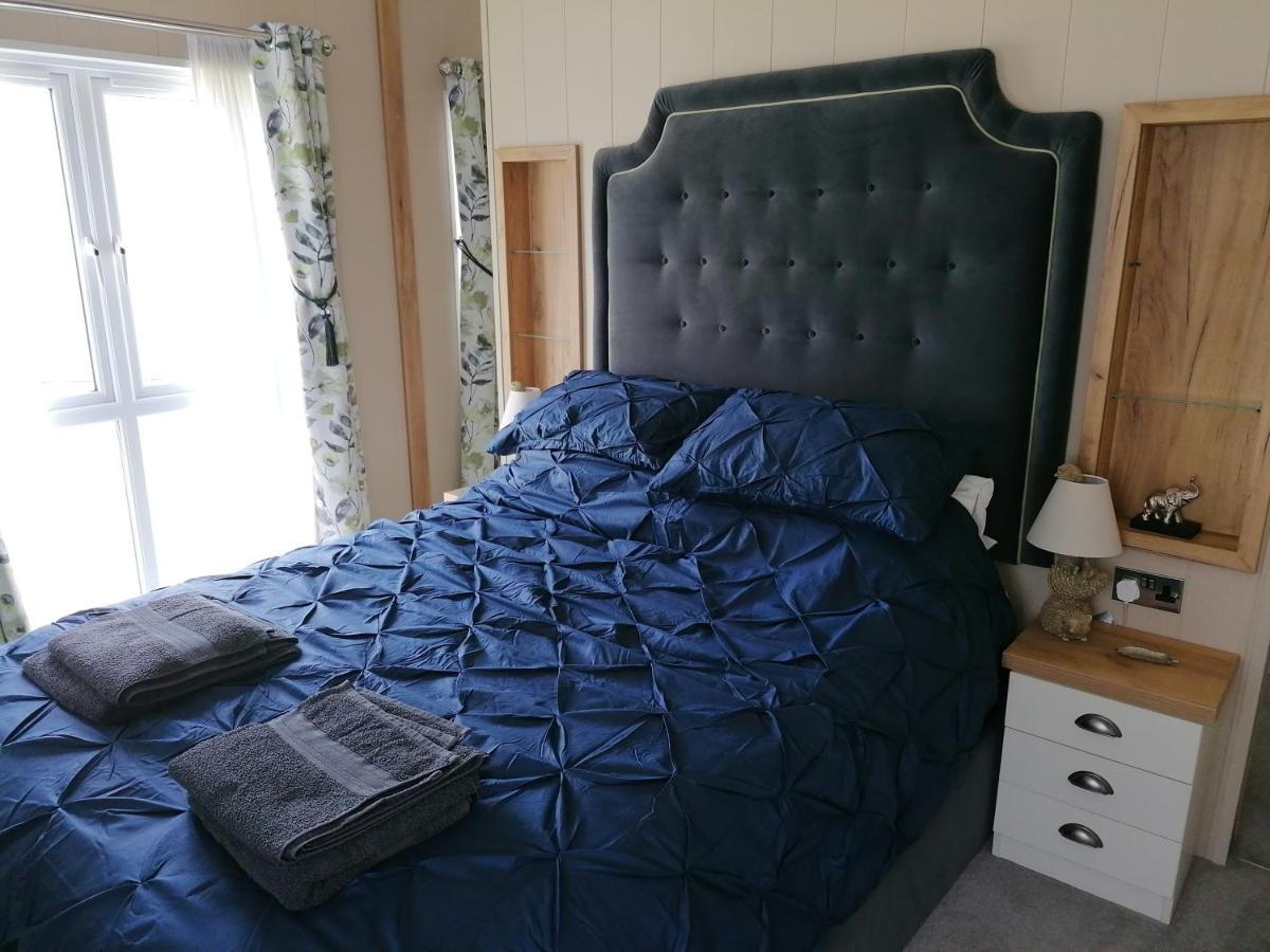 Luxury Lodge On Edge Of New Forest And 800M From Sea Entertainment And Leisure Passes Included Milford on Sea Exterior foto
