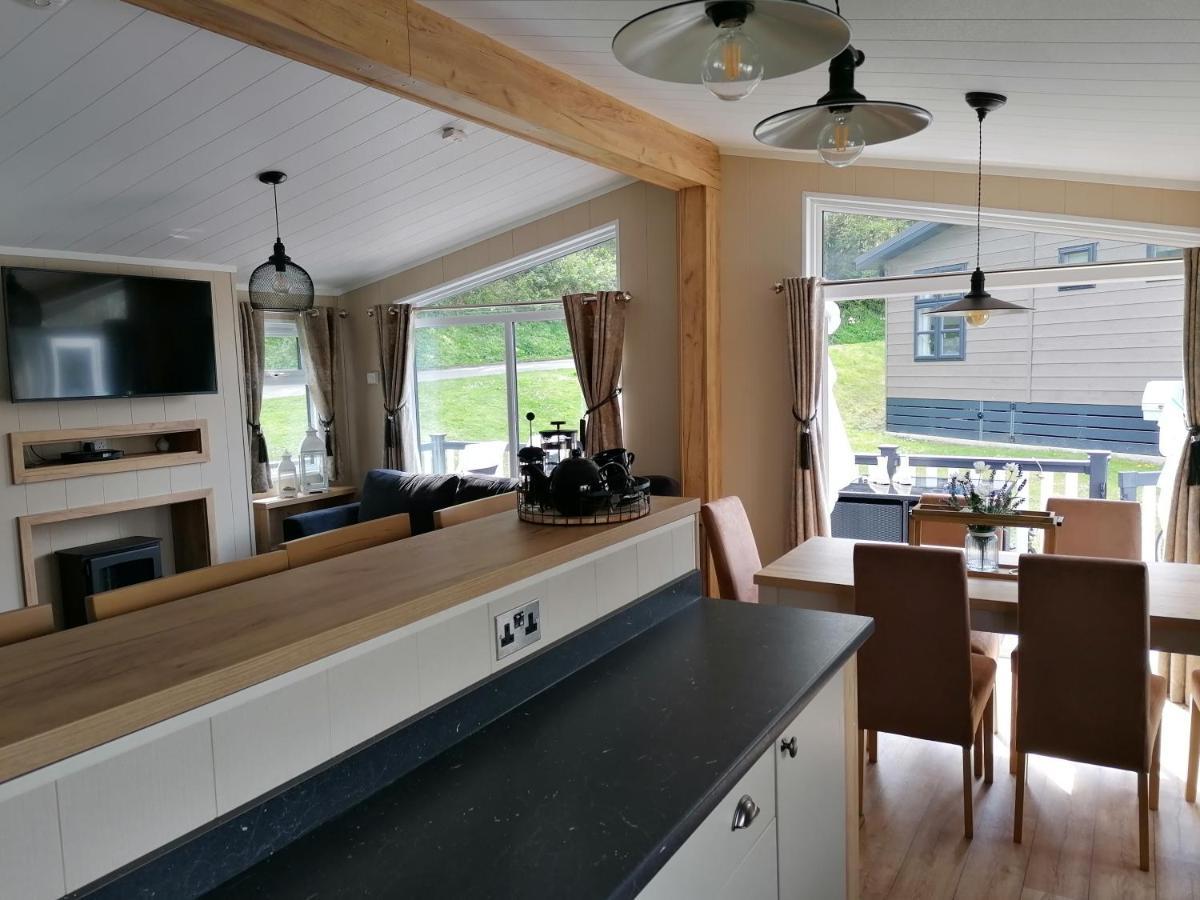 Luxury Lodge On Edge Of New Forest And 800M From Sea Entertainment And Leisure Passes Included Milford on Sea Exterior foto