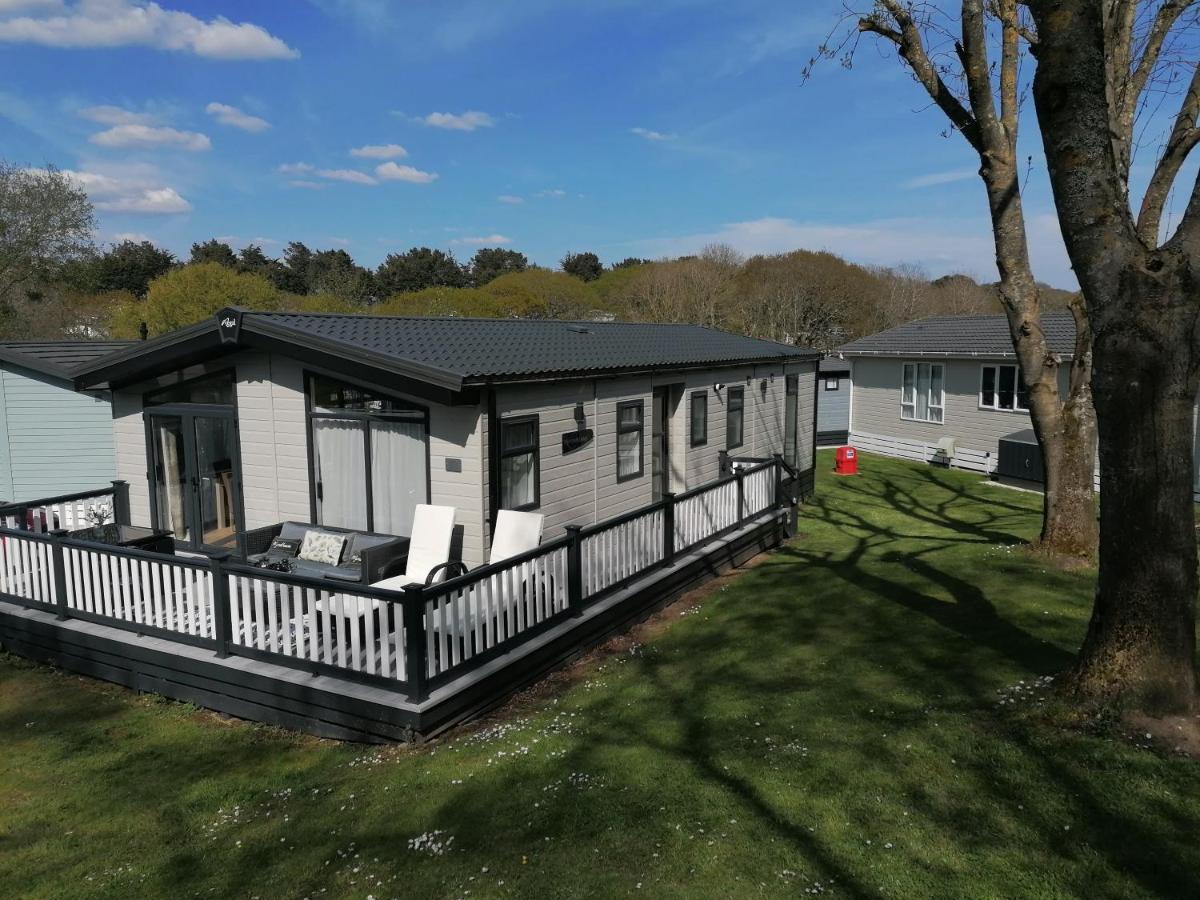Luxury Lodge On Edge Of New Forest And 800M From Sea Entertainment And Leisure Passes Included Milford on Sea Exterior foto