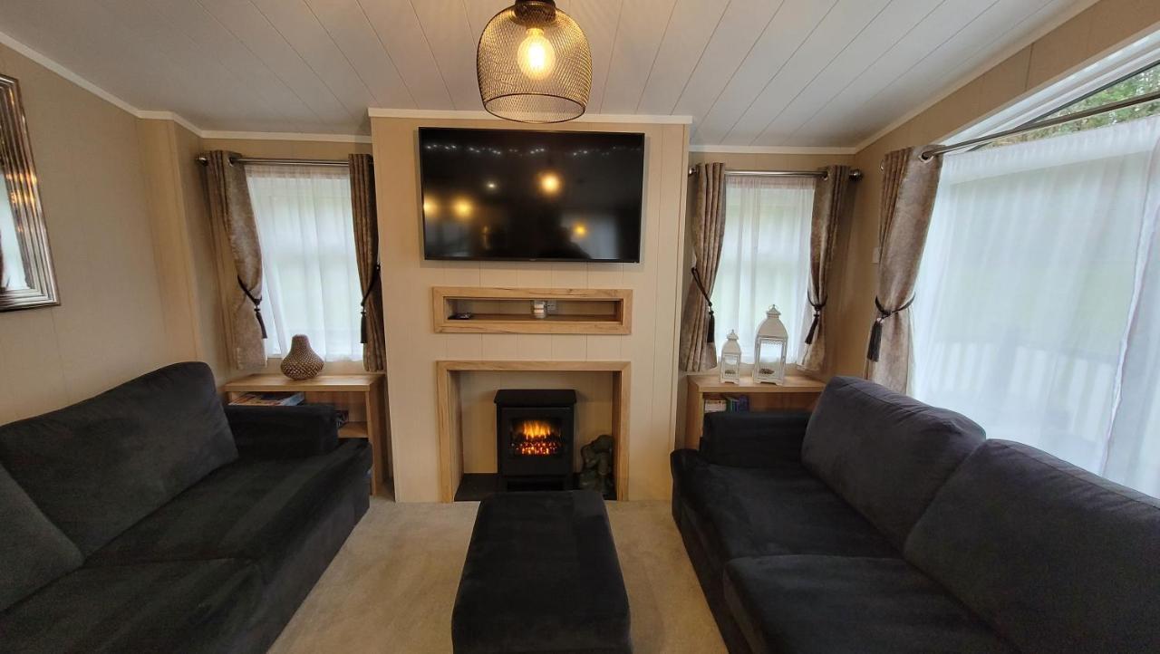 Luxury Lodge On Edge Of New Forest And 800M From Sea Entertainment And Leisure Passes Included Milford on Sea Exterior foto